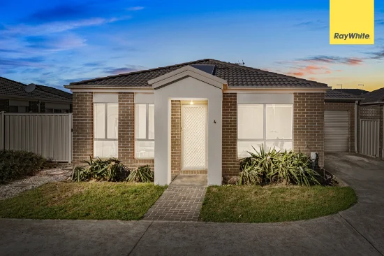 4/3 Austin Place, Melton South, Vic 3338