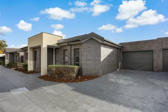 4/33 Calthorpe Street, Gisborne, Vic 3437
