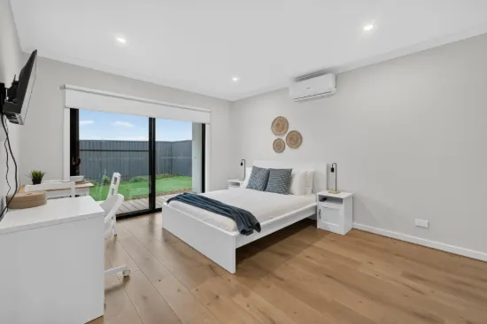 4/512 Heather Grove, Clyde North VIC 3978-Image