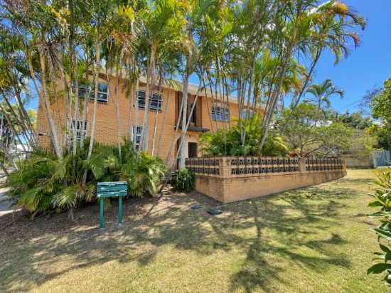 4  61 Peach St, Greenslopes, Qld 4120 - For Rent