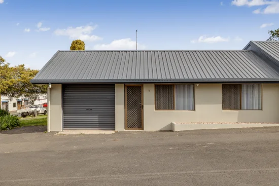 4/7 Stradbroke Street, Rockville, Qld 4350