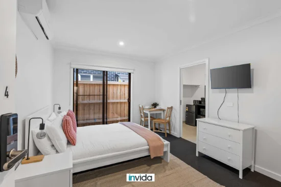 4/8 Peachtree Ave, Deanside, Vic 3336