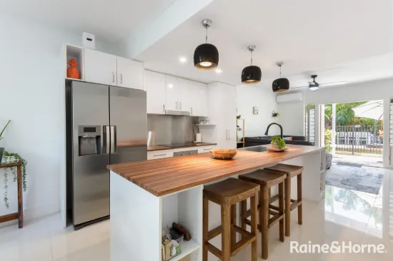 4/9 Craven Close (Full Moon Terraces), Port Douglas, Qld 4877