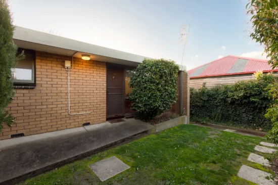 4 THE GRANGE, Soldiers Hill, Vic 3350