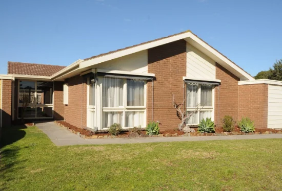 4 Village Cr, Chelsea, Vic 3196