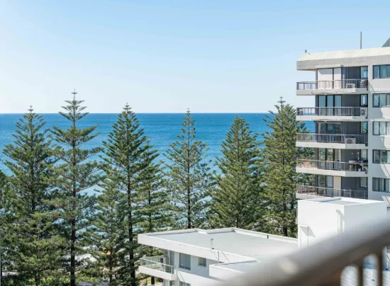 Burleigh Heads Beachfront Designer Apartment with Headland Views