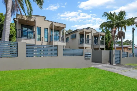 41 Warren Street, St Lucia, Qld 4067