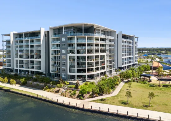 412/1 Waterside Retreat, Birtinya, Qld 4575