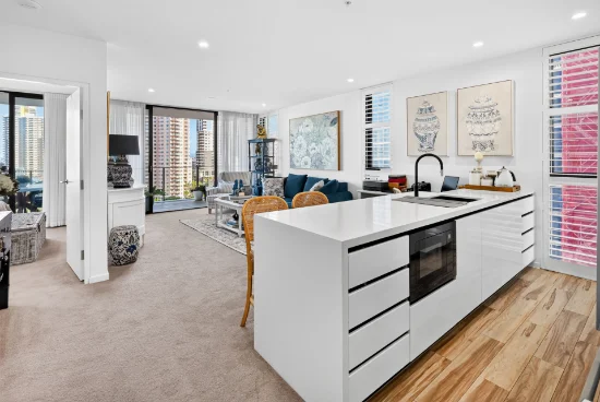 43/18 Chelsea Avenue, Broadbeach QLD 4218-Image