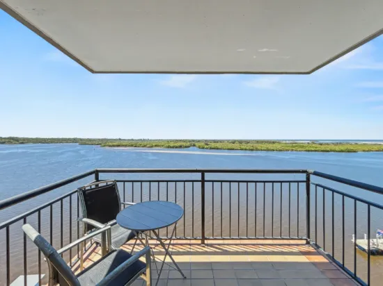 Stunning Oceanfront Apartment with Unmatched Views and Resort Amenities