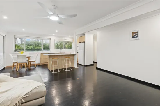 5/14 Hughes Avenue, Main Beach, Qld 4217-Image