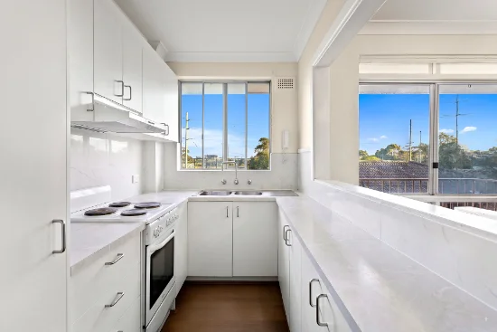 5/142 Gladstone Avenue, Coniston, NSW 2500