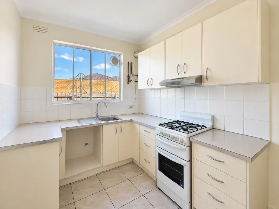 5/18 Marsden Crescent, St Albans, Vic 3021