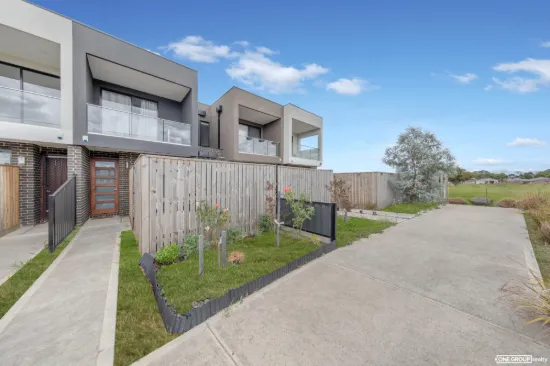 5/90 Saltlake Boulevard, Wollert, Vic 3750