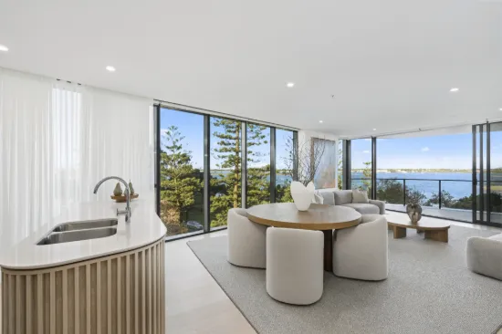 502/180 Marine Parade, Labrador, Qld 4215