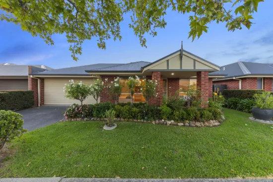 51A Sandalwood Drive, Pakenham, Vic 3810