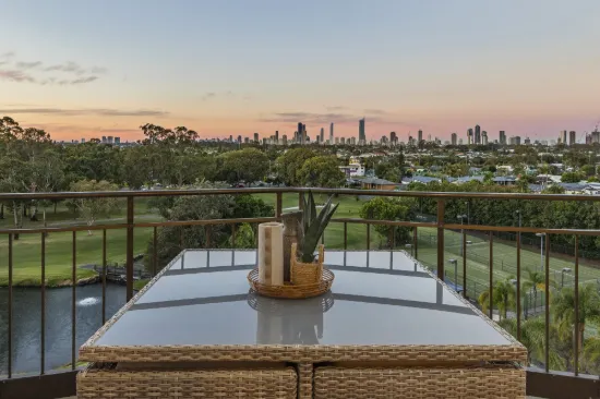 56/11 Fairway Drive, Clear Island Waters, Qld 4226