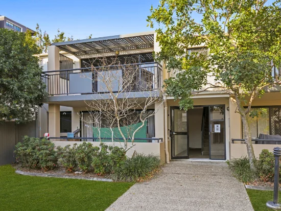 56/55 Harries Road, Coorparoo, Qld 4151