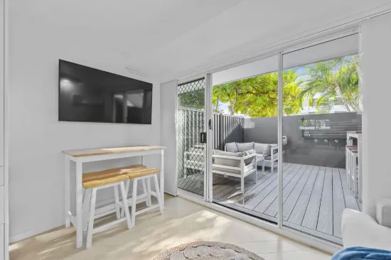 6/125 Frank St, Labrador, Qld 4215