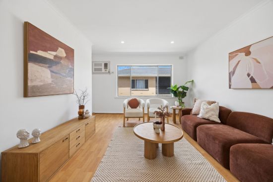 Chic Renovation, Brilliant Locale!