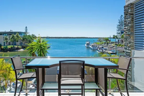 6/27-29 Madang Crescent, Runaway Bay, Qld 4216