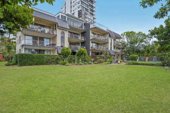 6/88 Stanhill Drive, Surfers Paradise, Qld 4217-Image