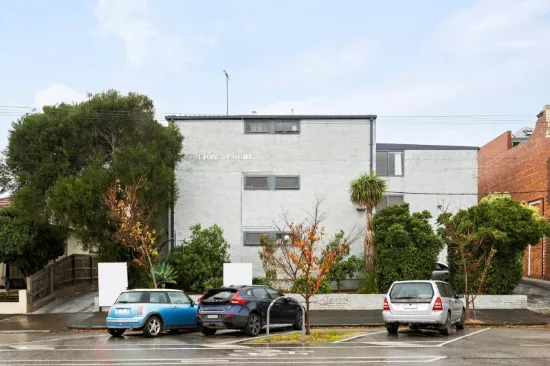 6/912 Drummond Street, Carlton North, Vic 3054