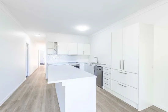 7/2-4 Macrossan St, South Townsville, Qld 4810-Image
