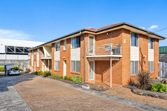 7/23 First Avenue South, Warrawong, NSW 2502