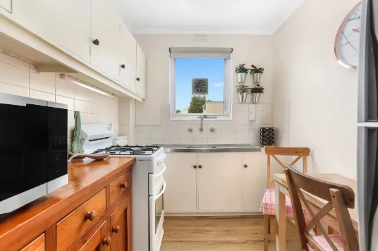 8/1 Ellesmere Road, Windsor, Vic 3181