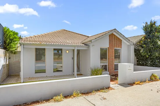 8/1 Humboldt Entrance, Aubin Grove, WA 6164