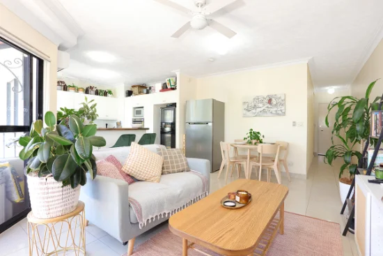 8/12 Canal Avenue, Runaway Bay, Qld 4216-Image