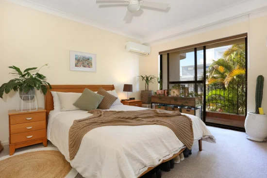 8/12 Canal Avenue, Runaway Bay, Qld 4216-Image