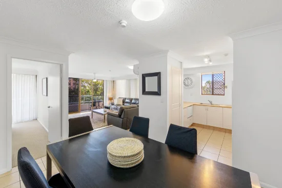 8/121 Surf Parade, Broadbeach, Qld 4218 - For Rent