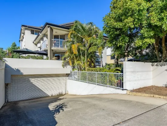 8/131 Muir Street, Labrador, Qld 4215