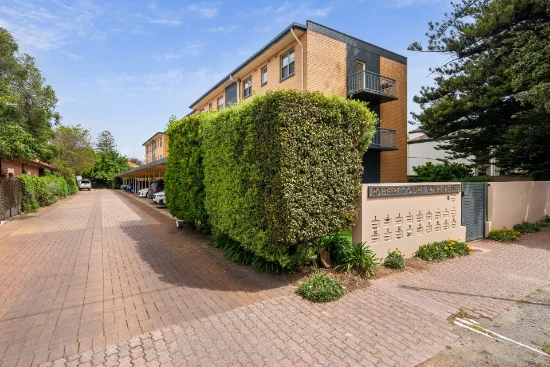 8/18 Robert Street, Glenelg South, SA 5045