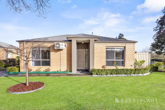 8/2-4 Bluehills Boulevard, Pakenham, Vic 3810