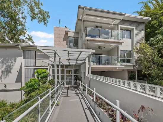 8/2 Little Bennett Street, Norman Park, Qld 4170