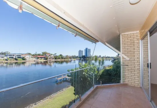 8/20 Aquila Court, Mermaid Waters, Qld 4218