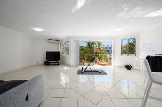 8/20 Canal Avenue, Runaway Bay, Qld 4216
