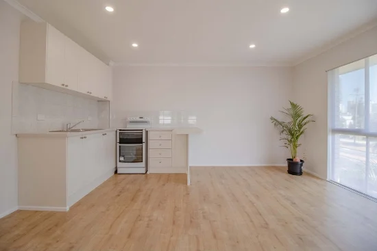 8/23 Stevens Street, Southport, Qld 4215