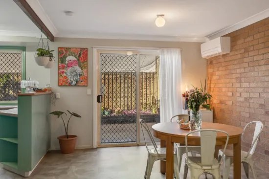 8/248 James Street, Harristown, Qld 4350