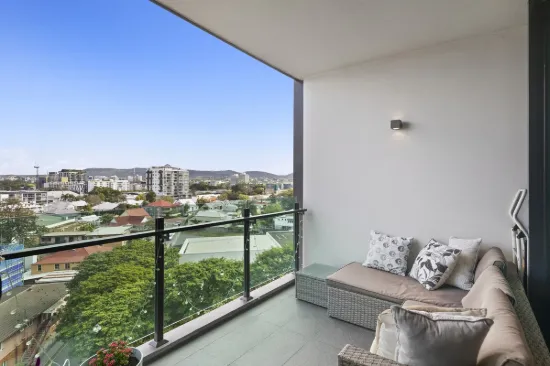 809/2-4 Edmondstone Street, South Brisbane, Qld 4101
