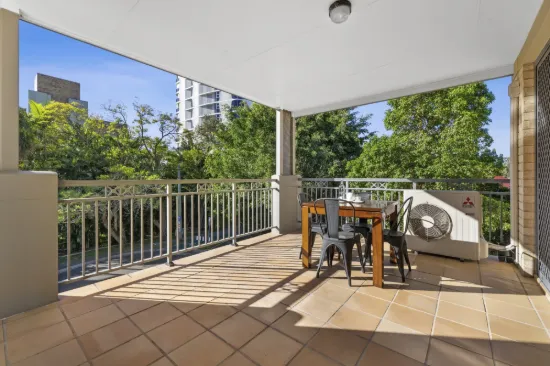 82/139 Macquarie Street, St Lucia, Qld 4067