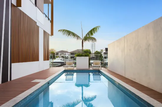 87/18 Remembrance Drive, Surfers Paradise, Qld 4217-Image