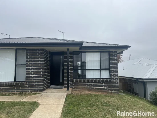 8a Emmaville Street, Orange, NSW 2800