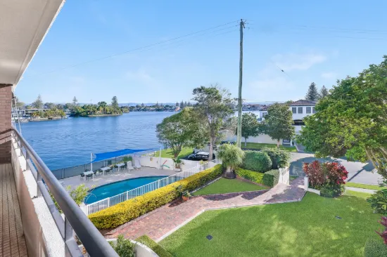 9/1 Peninsular Drive, Surfers Paradise, Qld 4217
