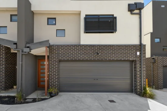 9/11 Pine Crescent, Boronia, Vic 3155 - For Sale