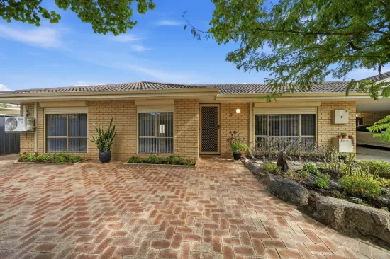9/12 Farnaby Lane, Beckenham, WA 6107