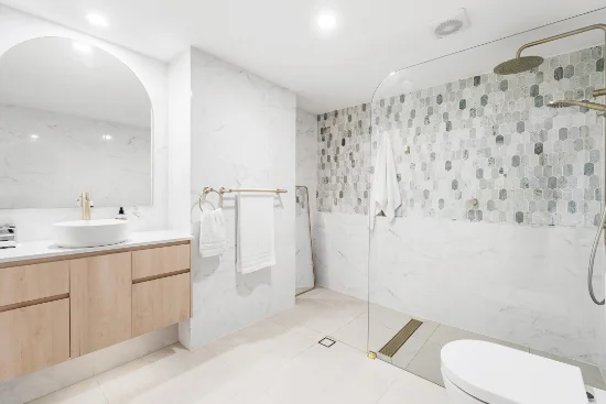 9/65 Bayview Street, Runaway Bay, Qld 4216-Image